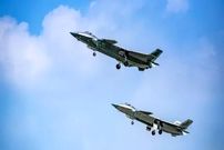 چرا جت جنگنده J-20 چین از F-35 آمریکا گران‌تر است؟