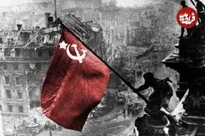 عکس| نمادِ افتاده‌ داس و چکش شوروی در خیابانی در مسکو؛ ۳۵ سال پیش