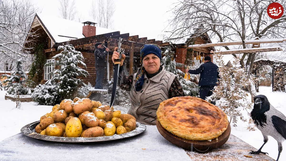 (ویدئو) غذای روستایی در آذربایجان؛ پخت یک غذای زمستانی با سیب زمینی