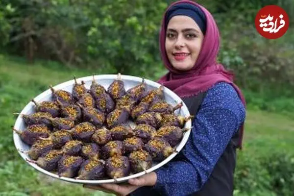 ببینید| غذای روستایی در ایران؛ تهیه ترشی بادمجان شکم پر در طبیعت سرسبز روستا