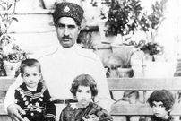 عکس؛ سفر به تاریخ؛ همسران دوم و سوم رضاخان در یک قاب؛ سال 1324