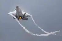 عکس؛ تهدید جدی حوثی‌ها برای جنگنده‌های پیشرفته: F-35 در تیررس موشک‌های یمنی