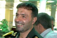 عکس؛ سفر به تاریخ؛ «حسن طهرانی مقدم، پدر موشکی ایران» در حال استتار خودرو در جبهه؛ دهۀ 60