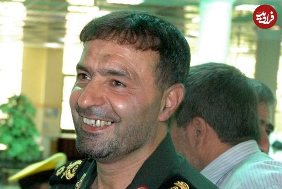 عکس؛ سفر به تاریخ؛ «حسن طهرانی مقدم، پدر موشکی ایران» در حال استتار خودرو در جبهه؛ دهۀ 60