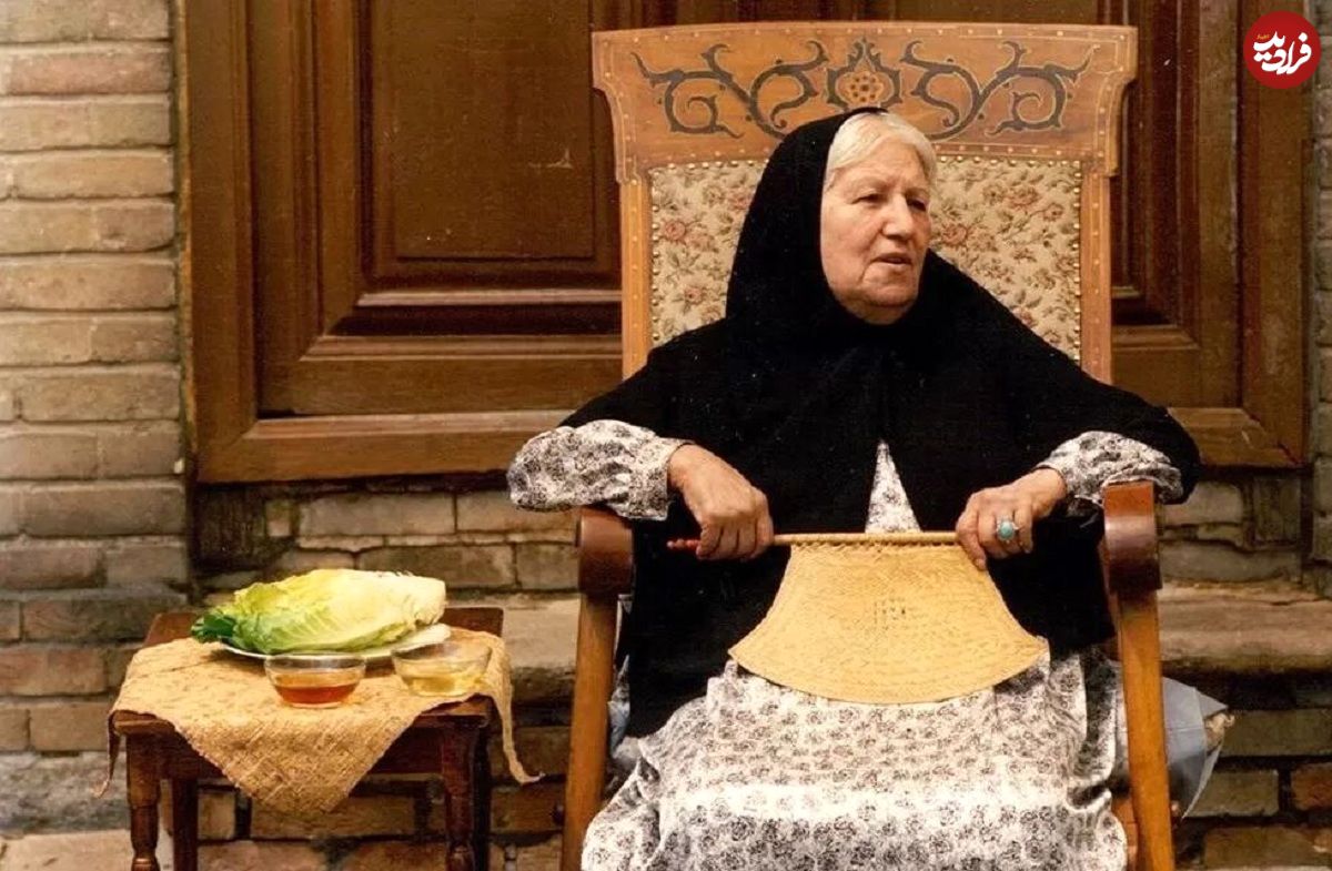 عکس| سفر در زمان؛ «رقیه چهره آزاد» در کنار نوه اش «افسانه چهرهآزاد»؛ اوایل دهه 70