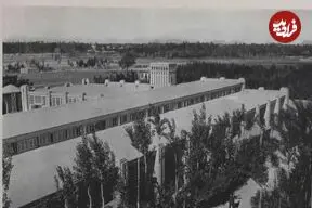 عکس| سفر در زمان؛ وکلای مجلس و مدیران روزنامه‌ها در کارخانه پارچه‌بافی اصفهان؛ سال 1310
