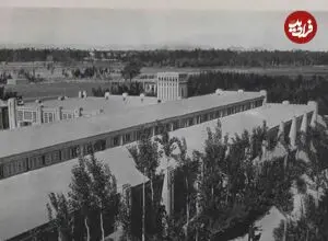 عکس| سفر در زمان؛ وکلای مجلس و مدیران روزنامه‌ها در کارخانه پارچه‌بافی اصفهان؛ سال 1310