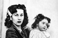 (عکس) سفر به تاریخ؛ «فوزیه، اشرف پهلوی و تاج الملوک» در ورزشگاه امجدیه؛ سال 1318