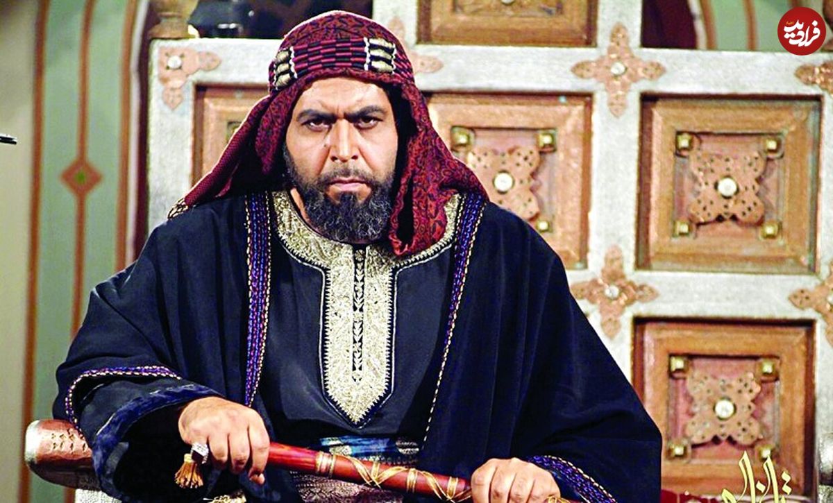 عکس| سفر به تاریخ؛ بستن سربند «ابن زیاد» در پشتصحنه سریال «مختارنامه»
