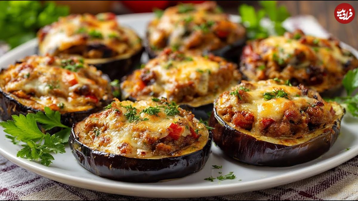 ببینید| طرز تهیه یک دلمه متفاوت ایتالیایی با بادمجان، سوسیس و پنیر 