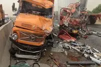 تصادف هولناک در بزرگراه به خاطر توقف بیجای کامیون!