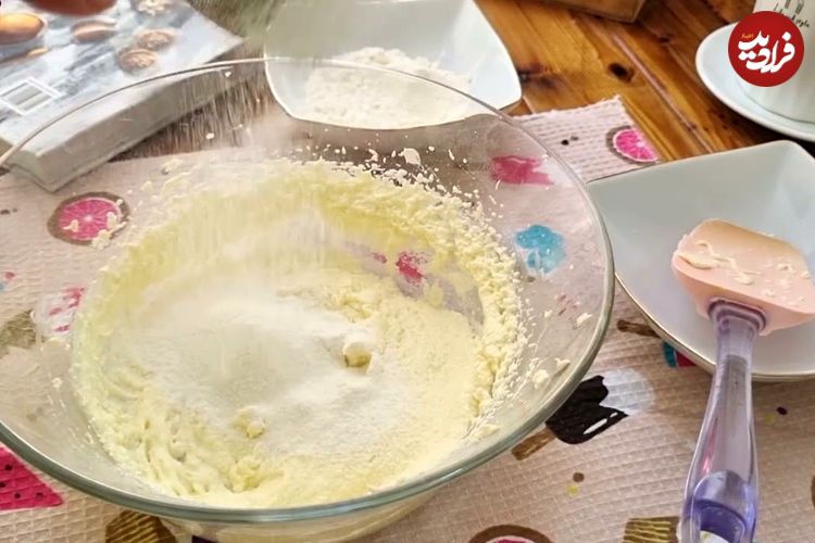 ببینید؛ طرز تهیه یک شیرینی ساده و خوشمزه برای مهمان ها در 3 دقیقه 