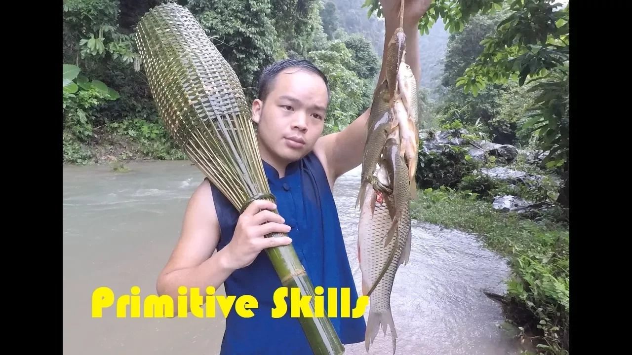 (ویدئو) ساخت تله ماهی باستانی شگفت انگیز و صید ماهی با آن توسط یک جوان ویتنامی