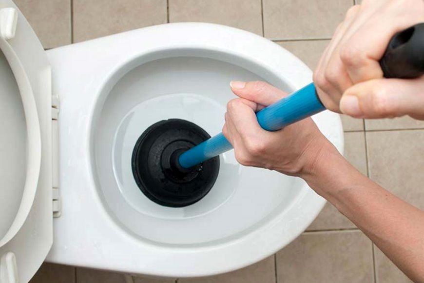 (ویدئو) رفع گرفتگی توالت فرنگی با این ترفند خانگی ساده و سریع