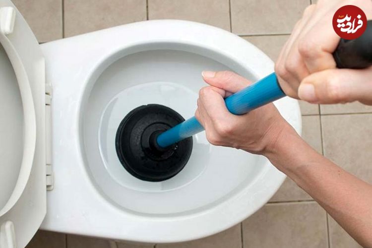 (ویدئو) رفع گرفتگی توالت فرنگی با این ترفند خانگی ساده و سریع