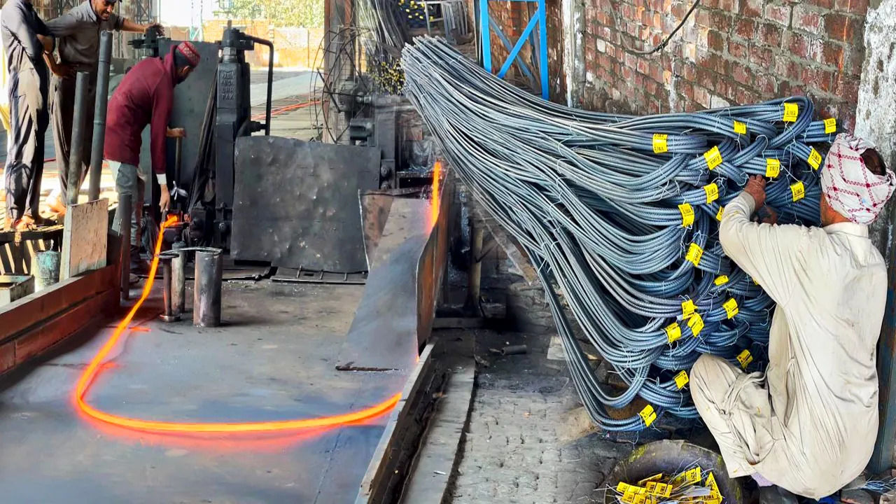 (ویدئو) فرآیند ساخت میلیون ها میلگرد فولادی در یک کارخانه بزرگ پاکستانی 