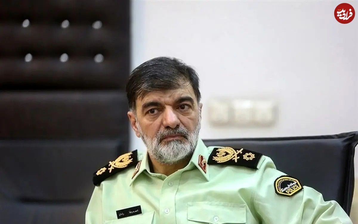 عکس؛ سفر در زمان؛ «سردار رادان در حال بوسه زدن بر پیشانی پسر سردار سلیمانی»؛ سال 1402