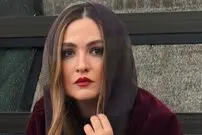 عکس| سفر زمان؛ «گلاره عباسی» در اتاق گریم فیلم «شادروان»؛ سال 1400