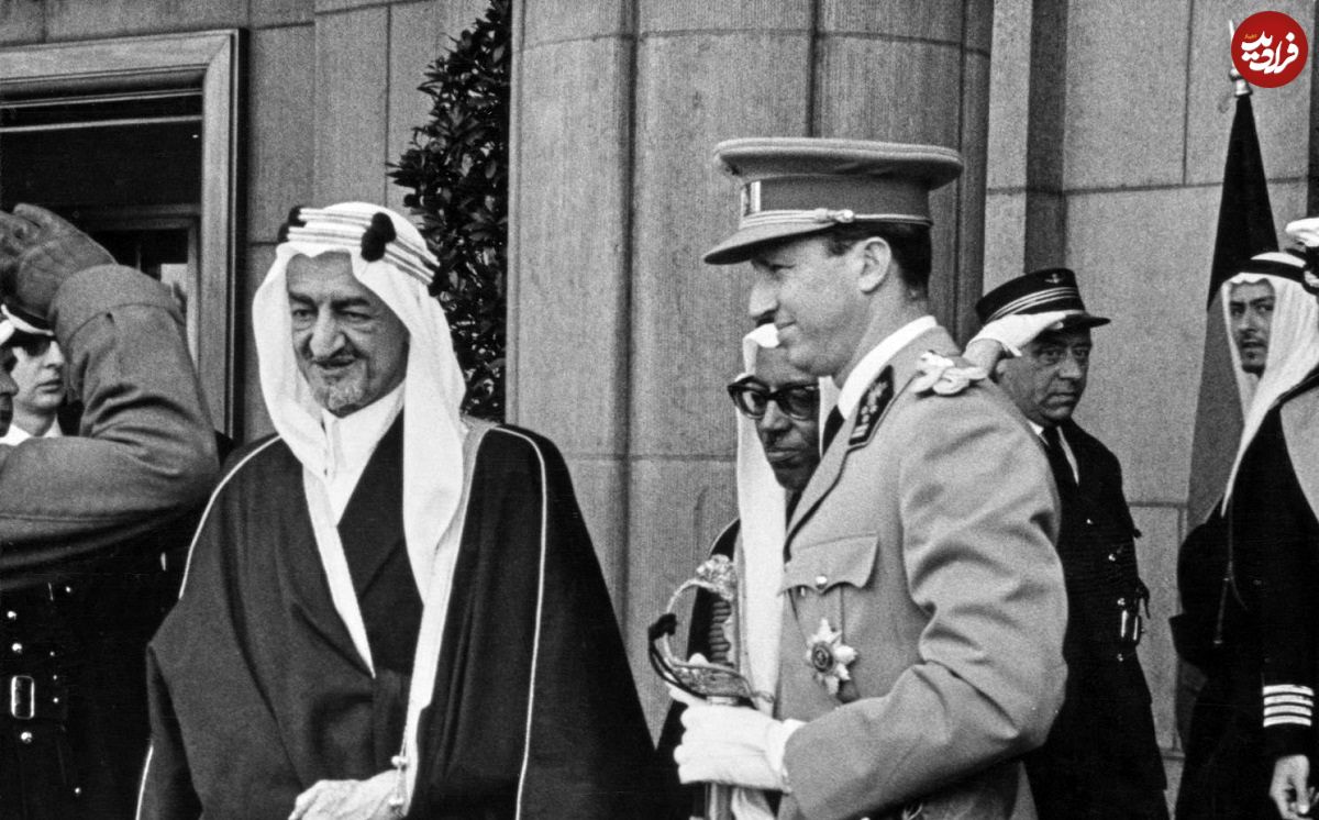 عکس؛ سفر در زمان؛ «پادشاه سوم عربستان و ملک الیزابت» سوار بر کالسکه؛ سال 1346