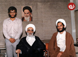 عکس؛ سفر در زمان؛ «آیت الله جنتی در کنار سیداحمد خمینی» در یک مراسم؛ سال 70