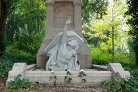 تصاویر؛ عجیب‌ترین قبرهای دنیا و داستان پشت آن‌ها