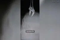 (عکس) افتادن آچار فرانسه از ساختمان 8 طبقه روی سر مردی که به طور معجزه آسایی زنده ماند