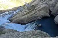 ببینید| عظمت سرچشمه کوهرنگ؛ سرعت باورنکردنی آب از دل کوه
