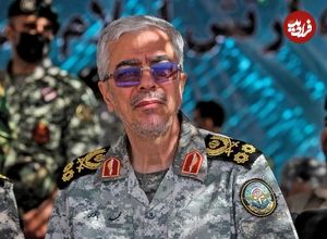 عکس؛ سفر در زمان؛ «سرلشکر باقری و رهبر انقلاب» در ستاد کل نیروهای مسلح؛ سال 78