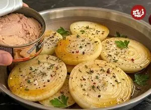 ببینید| طرز تهیه یک غذای تازه با تن ماهی، پیاز، سیب زمینی و تخم مرغ