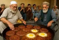 ببینید| غذای خیابانی در پاکستان؛ پخت چپلی کباب محبوب در پیشاور 