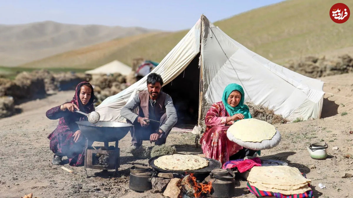 (ویدئو) نمایی نزدیک از پخت نان به روش بانوی عشایر افغان
