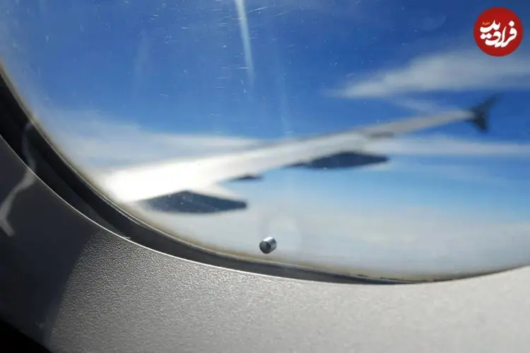 چرا روی پنجره هواپیماها سوراخ ریز وجود دارد؟