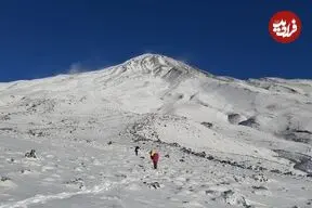 عکس| سفر زمان؛ عکس یادگاری کوهنوردان ایرانی در نزدیکی قله دماوند؛ سال 1327