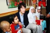 عکس| سفر به تاریخ؛ دستخط فارسی «جومونگ» که برای کودکان سرطانی ایران نوشت؛ سال 1388