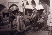 عکس؛ سفر به تاریخ؛ ژست خاص دو «مارگیر» ایرانی در دوران قاجار