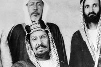 عکس؛ سفر در تاریخ؛ «ملک عبدالعزیز اولین پادشاه عربستان در یک ضیافت»؛ سال 1323