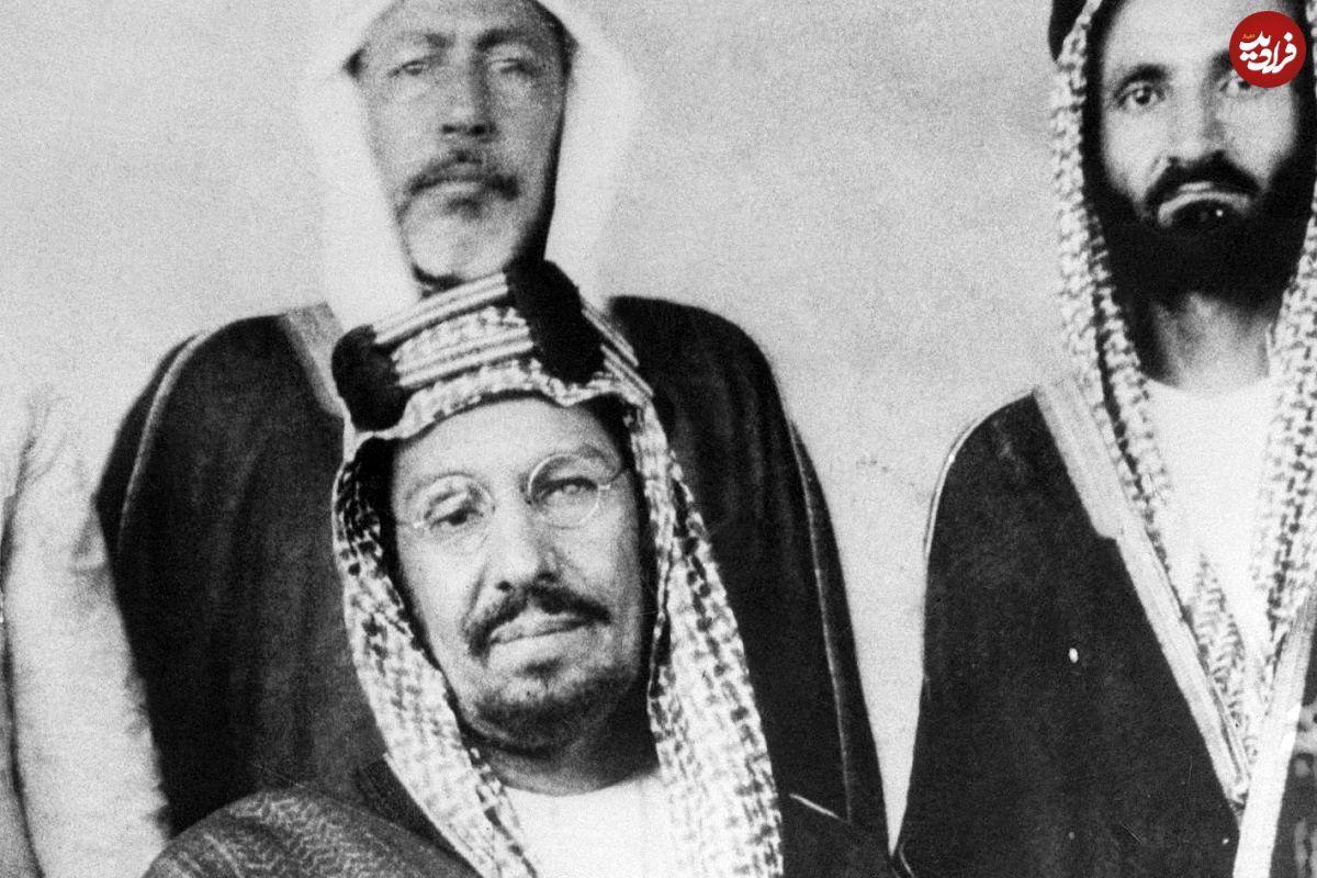 عکس؛ سفر در تاریخ؛ «ملک عبدالعزیز اولین پادشاه عربستان در یک ضیافت»؛ سال 1323