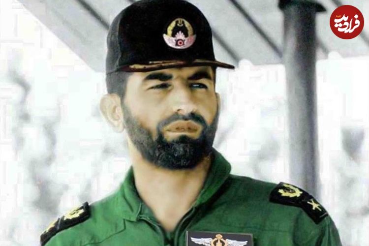 عکس؛ سفر به تاریخ؛ «شهید عباس بابایی» در 20 سالگی در یک ساندویچی در آمریکا