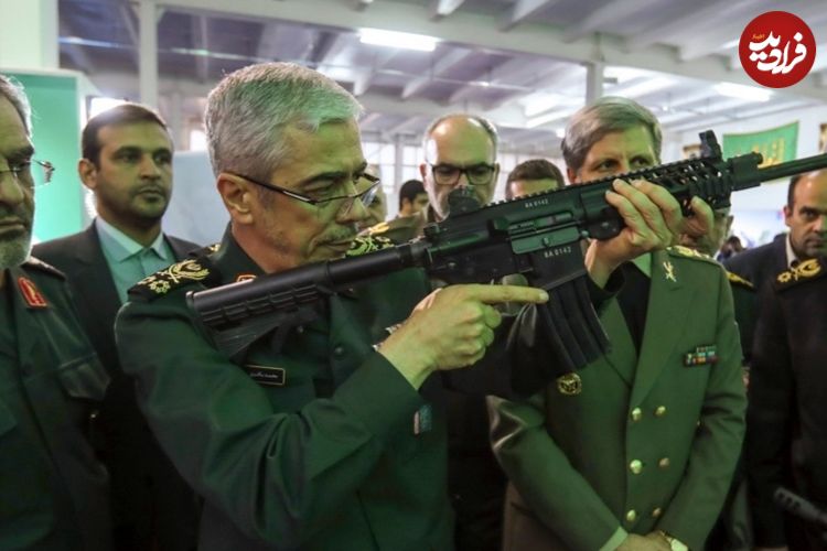 عکس؛ سفر به تاریخ؛ «سرلشکر باقری» در دوران جوانی در کنار «شهید همت»؛ سال ۱۳۶۱