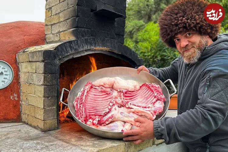 ویدئو| غذای روستایی در آذربایجان؛ پخت یک غذای متفاوت با یک بره کامل