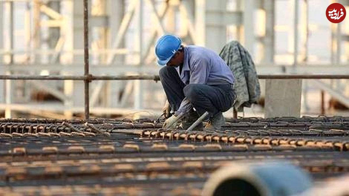 (ویدیو) خلاقیت جالب یک کارگر ساختمانی در بالا بردن ماسه از ساختمان