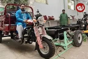 ببینید| مراحل دیدنی تولید موتور سه چرخ مشهور ریکشا در کارگاهی در پاکستان