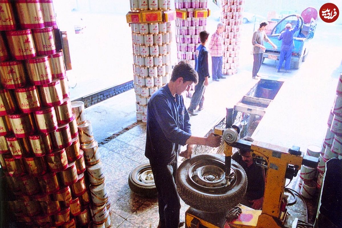 (عکس) سفر به ایران قدیم؛ ۳۰ سال پیش اجرت تعویض روغن و تنظیم باد و پنچری چقدر بود؟