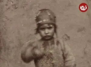 عکس| سفر زمان؛ زنان ارمنی در دوران قاجار در حال آرد کردن گندم