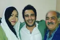 عکس| چهره روز؛ «یوسف تیموری» در کنار خواهران اش در فرودگاه امام خمینی