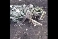 (ویدئو) لحظه تکان‌دهنده منفجر شدن سرباز اوکراینی بعد از حمله پهپاد کوچک انتحاری روسیه