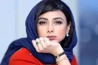 عکس| سفر زمان؛ تیپ و ژست «آزاده صمدی» روی صحنه تئاتر