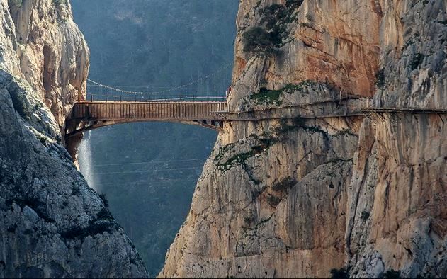 دیدنی‌ترین پل‌های پیاده‌رو جهان +(تصاویر)