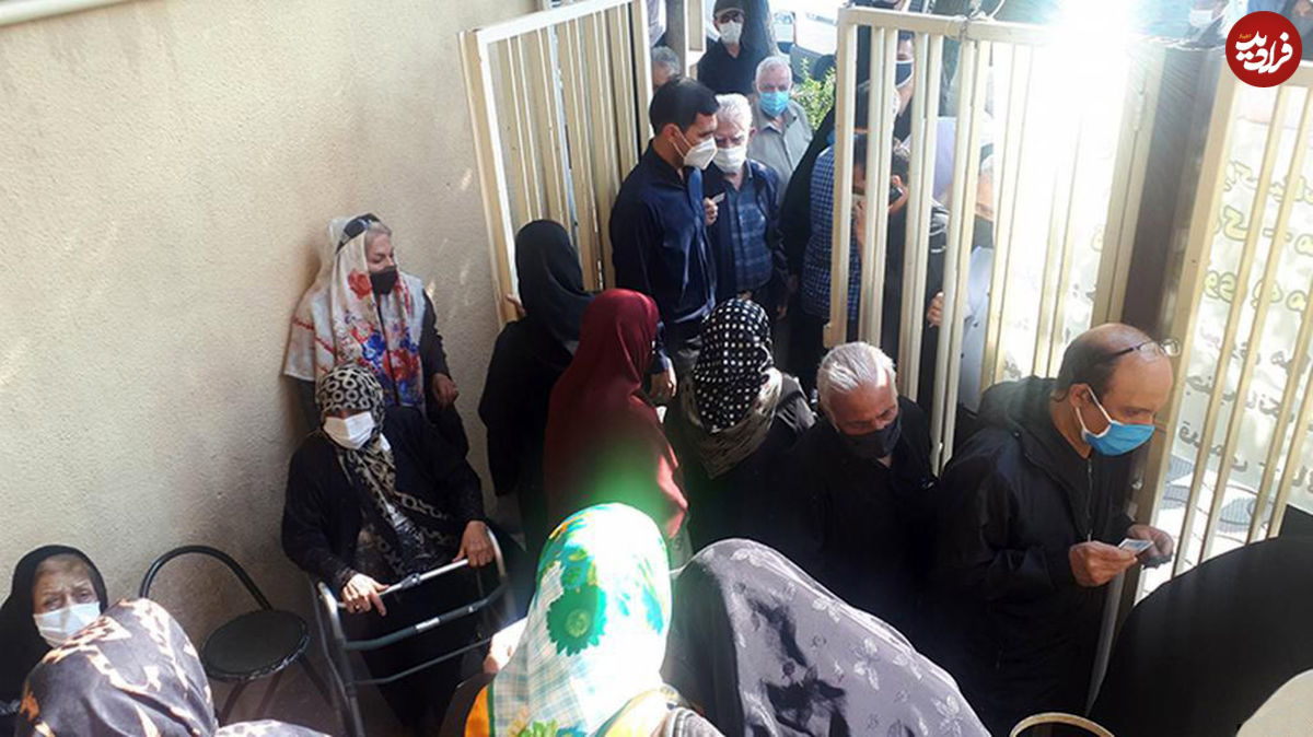 انتظار برای واکسن کرونا از اذان صبح