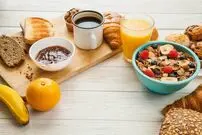 ۱۶ اشتباه عجیبی که هنگام خوردن صبحانه مرتکب می‌شوید!